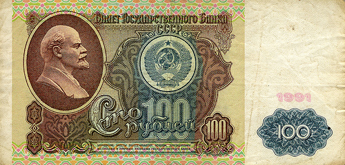 an old soviet 100 rubles banknoe / photo by thereproject@FlickR