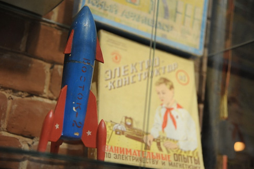 Penholder in a form of a rocket in - Soviet Lifestyle Museum, Kazan - photo from muzeisb.ru 