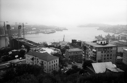 View on Vladivostok from Observation Platform near Sukhanova Street - photo by Thomas Claveirole / flickr.com/photos/thomasclaveirole/4923538803