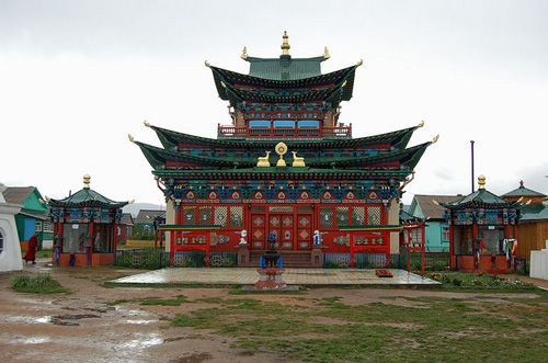 Buddhist Temple in Ulan Ude - photo by Hugues / flickr.com/photos/chugues/4904078756