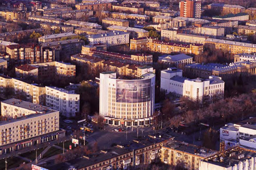 Chekist Town and Iset Hotel view - constructivist architecture landmarks in Ekaterinburg photo by Andton Novoselov - flickr.com/photos/antonnovoselov/