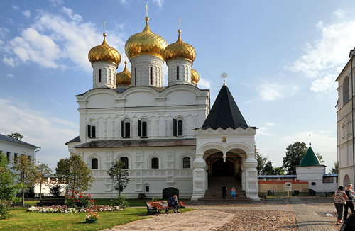 Ipatiev Monastery, Kostroma - photo by Alexxx Malev (flickr.com/photos/alexxx-malev/8067469344/)