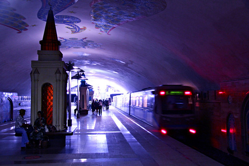 Kremlevskaya Metro Station in Kazan - photo by vokabre / flickr.com/photos/vokabre/6785983574/