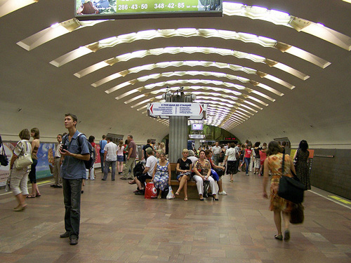 Metro Ploshad Lenina in Novosibirsk - photo by Jaan-Cornelius K./ flickr.com/photos/j-cornelius/2784040012/