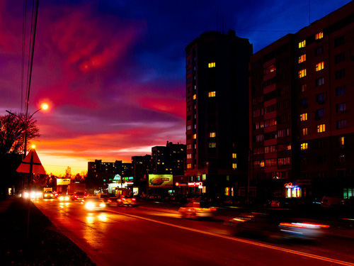 Sunset in Novosibirsk - photo by Mikhail Koninin - flickr.com/photos/mksystem/6240640603/