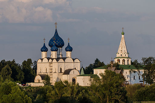 Kremlin Ensemble - by Belliy Wikimedia Commons
