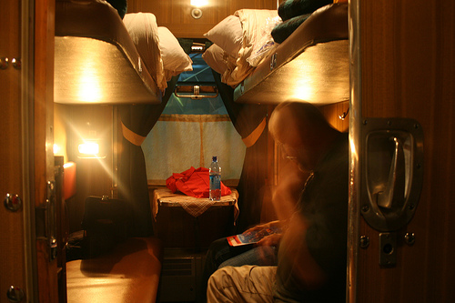 2nd class "kupe" train compartment / photo by toennesen@FlickR